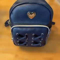 ネイビーブルーリュック ハート型ロゴ