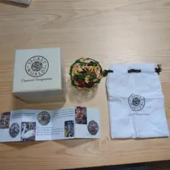 Secret Worlds 花と鳥のペーパーウエイト