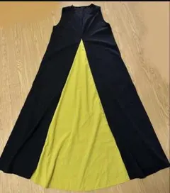 ノースリーブロングワンピース ネイビーとイエロー