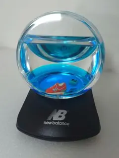 逆さ時計付き、ニューバランスシューズフィギュア入り　オイルドーム ニューバランスシューズフィギュア入り オイルドーム - メルカリ