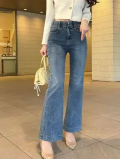 ステッチヘムストレートフレアデニム　qungのサムネイル