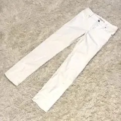 Levi’s 312 SHAPING SLIM ホワイトストレッチデニムパンツ