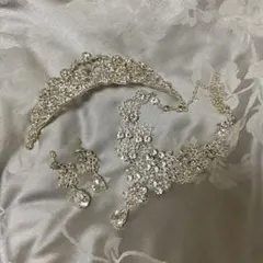 3点セット★ティアラ ・ネックレス・イヤリング★結婚式ウェディング