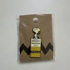 スヌーピーミュージアム　ピンズ　ロゴ　ピンバッジ