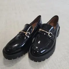 JISTORY ブラックエナメルローファー厚底