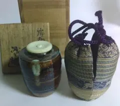 茶道具　萩焼　古萩　清水茂生作　茶入　仕覆付　共箱　V　7225 茶道具 萩焼 古萩 清水茂生作 茶入 仕覆付 共箱 V 7225