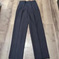 新品　ダークグレー プリーツスラックス