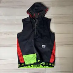 美品Nike フード付き スポーツパーカー