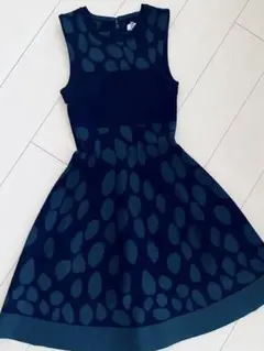 ISSA ノースリーブワンピース Sサイズのサムネイル