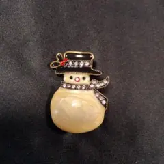雪だるま ブローチ ストーン装飾