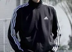 adidasトラックジャケット　Mサイズ