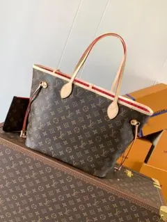Louis Vuitton モノグラム ネヴァーフルのサムネイル