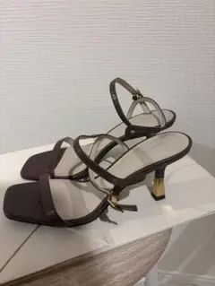 CHARLES & KEITH ストラップサンダル ブラウンのサムネイル