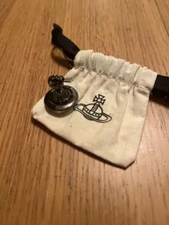 Vivienne Westwood ピアス ガンメタ (片耳)