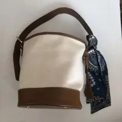 値下げ　ハンドバック　ショルダーバック　バケツ型　リボンとポーチ付き