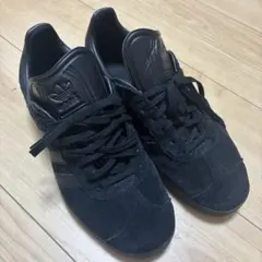 adidas Gazelle Triple Black スニーカーのサムネイル