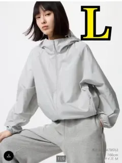 ユニクロ ポケッタブルUVカットパーカー 収納袋付き オフホワイト レディースL