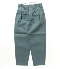 タック チノパン