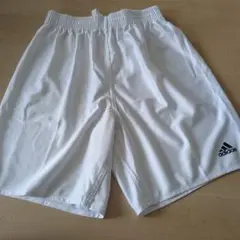 adidas ホワイト ハーフパンツ