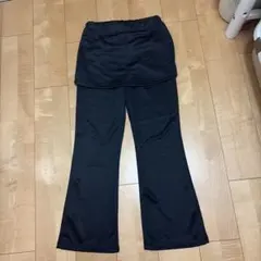 スカート付きブラックフレアパンツ M