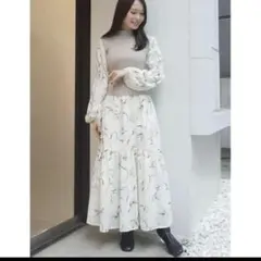 セール！マーキュリーデュオ　花柄　ニット　ロングワンピース