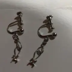 シルバー トーン クリップオンイヤリング