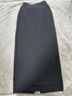 UNIQLO 黒タイトスカート スリットあり