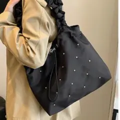 ビジュー装飾 ナイロンハンドバッグ 黒おしゃれ韓国軽量可愛い