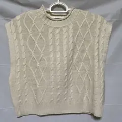 ニットベスト アイボリー