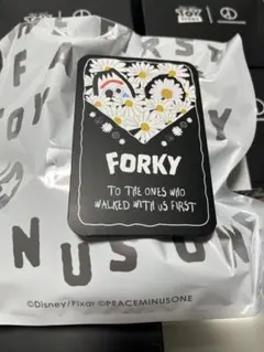 PEACEMINUSONE × TOY STORY ぬいぐるみキーホルダーバズ - メルカリ