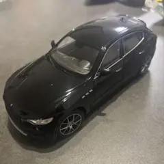 Maserati Levante 1/18スケール ブラック フィギア 箱付き - メルカリ