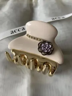 acca ヘアクリップ ラインストーン付き グレー グレージュ パープル