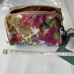 【新品タグ付】ミレスト リバティプリント ビッグポーチ 花柄 ピンクのサムネイル