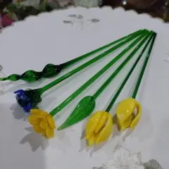 赤、白、ピンクのお花 ガラス細工 - メルカリ