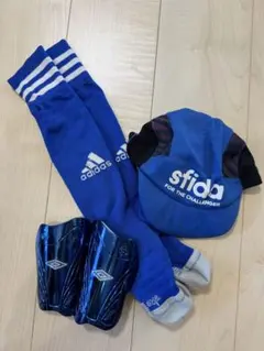 サッカー用品セット シンガード、キャップ、ソックス