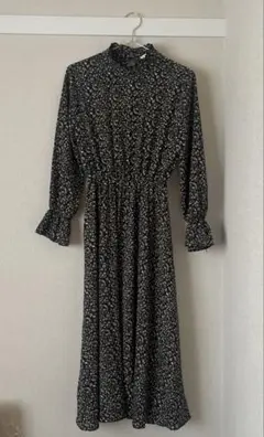 小花柄 長袖ロングワンピース　SHEENA DEL RAY