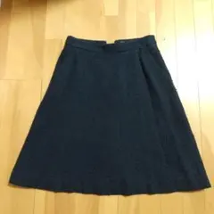 秋・冬物　ビームス 紺色ラメ ひざ丈フレアースカートのサムネイル
