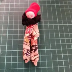 手作り人形ブローチ