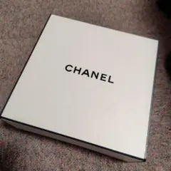 CHANEL ホワイトボックス 約20cm