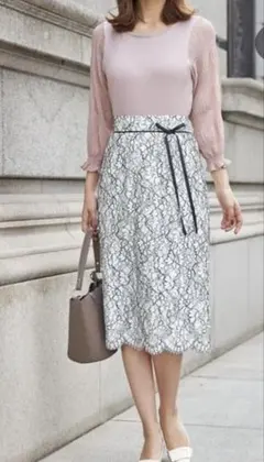 【美品】tocco closet パール&リボン　レースタイトスカート ホワイトのサムネイル