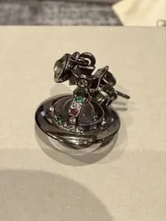ショッパー箱付き　Vivienne Westwood プチオーブドロップシルバー