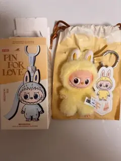 POPMART ラブブ　イニシャル　F