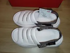03Jasmine PUMA SnowMan フロートフィット サンダル24cmのサムネイル
