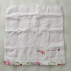 Laura Ashleyハンドタオル　3枚セット
