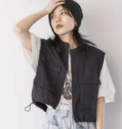 ジーナシス　ポケットショートベスト　美品　ブラック　JEANASIS
