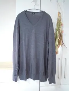 UNIQLO Vネックニット ダークグレー 3XL ゆったりのサムネイル