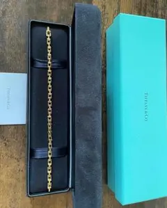 Tiffany Tナローチェーン　イエローゴールド　ゴールド　ブレスレットのサムネイル