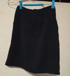 黒のタイトスカート