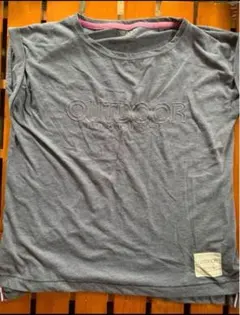 OUT DOOR レディースグレーTシャツ　Mサイズ　着用済み　古着のサムネイル