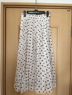 stradivarius 水玉スカートのサムネイル